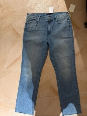 Light Wash Straight Leg Jeans - Blue